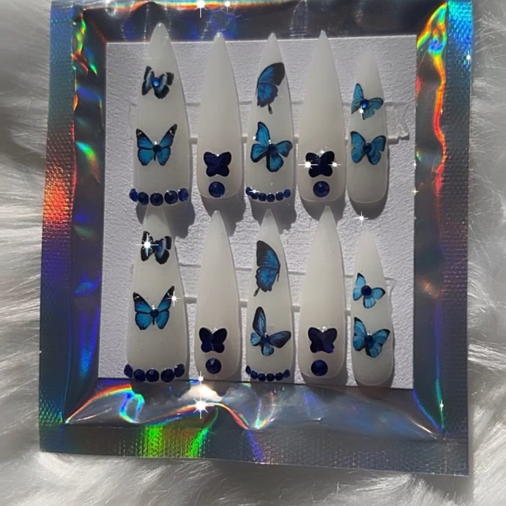 Press on nails
